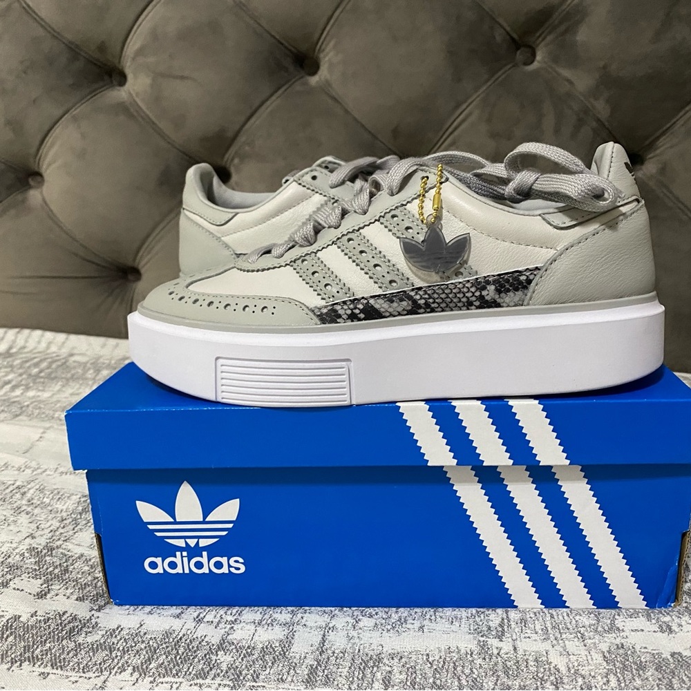 Women’s Adidas Sleek Super 72 Gray